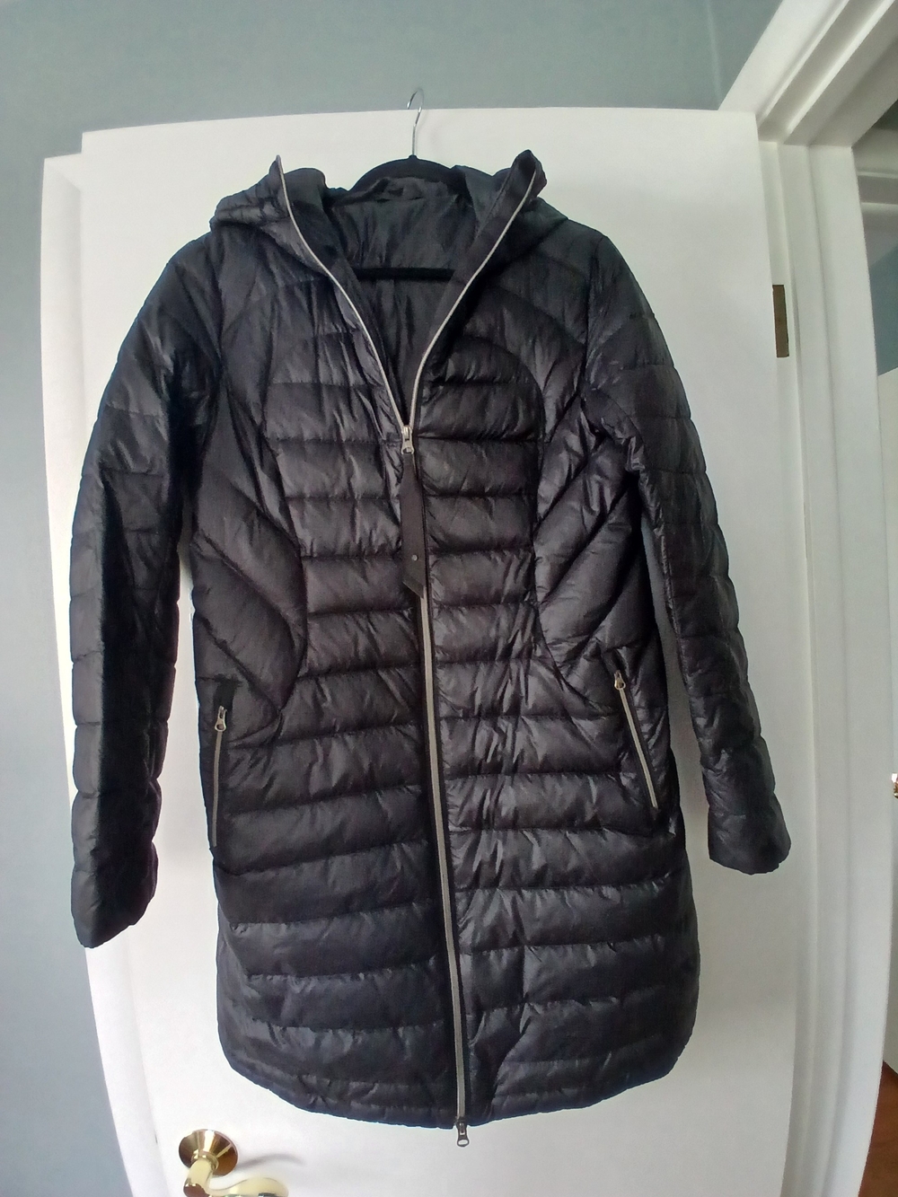 Women’s Quilted Hooded Puffer Coat - Black LULULEMON SIZE 10 GREAT CONDITION - Picture 2 of 9